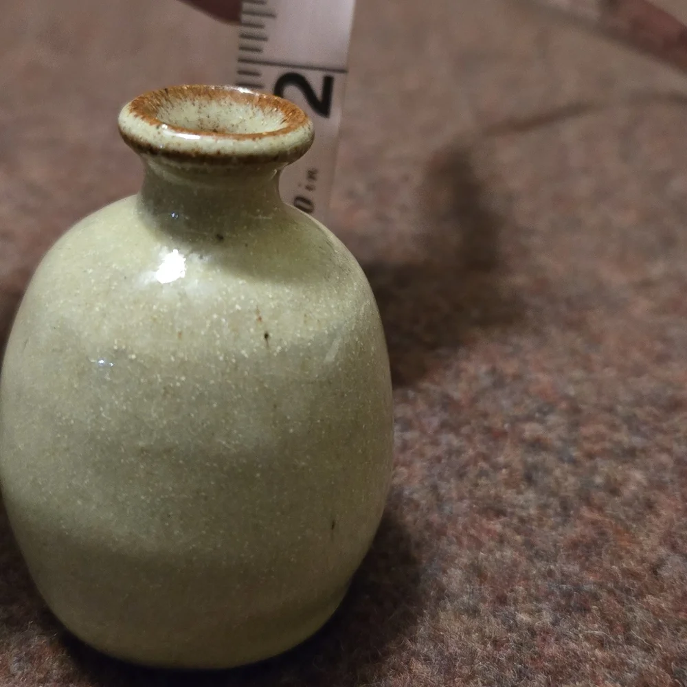 Glazed Pottery Bud Vase Unsigned Brand Unknown No Chips Or Cracks
